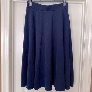 White Mark navy blue midi skirt- size large- NWT